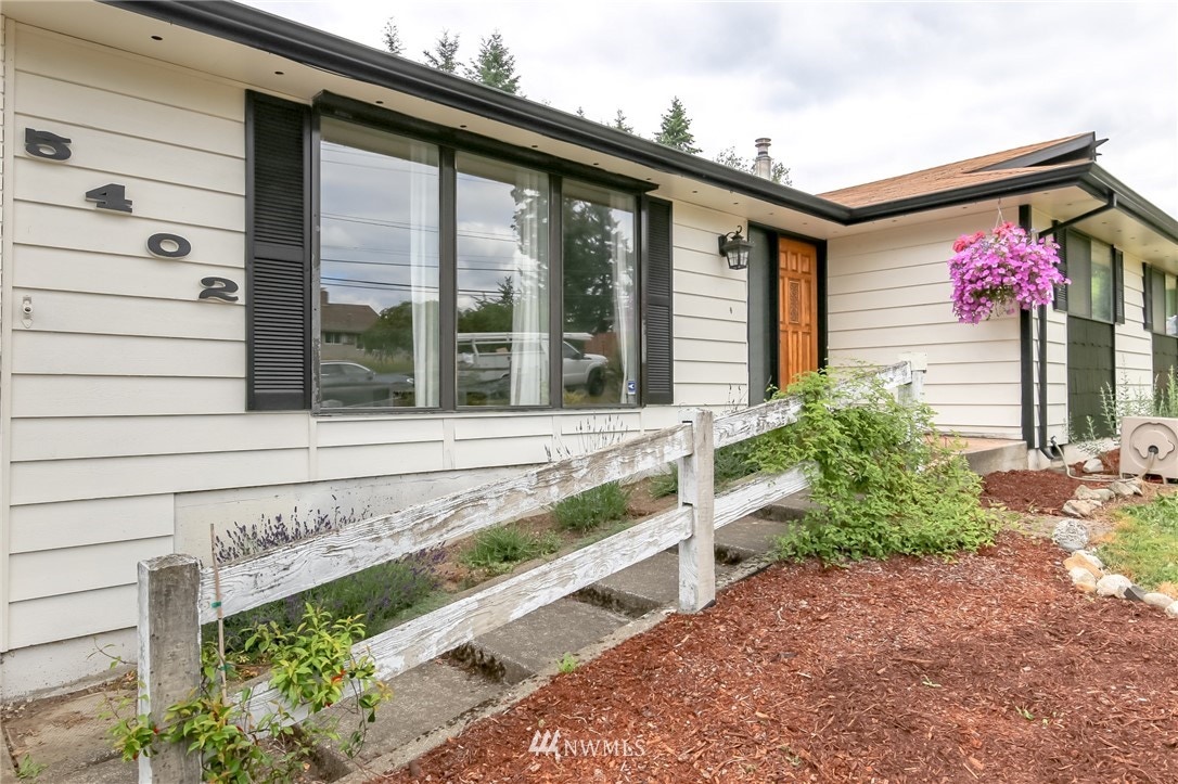 Sold 5402 Edgewood Drive E, Edgewood, WA 98372 3 Beds / 1 Full Bath