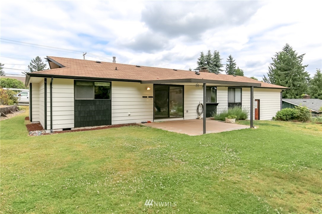 Sold 5402 Edgewood Drive E, Edgewood, WA 98372 3 Beds / 1 Full Bath